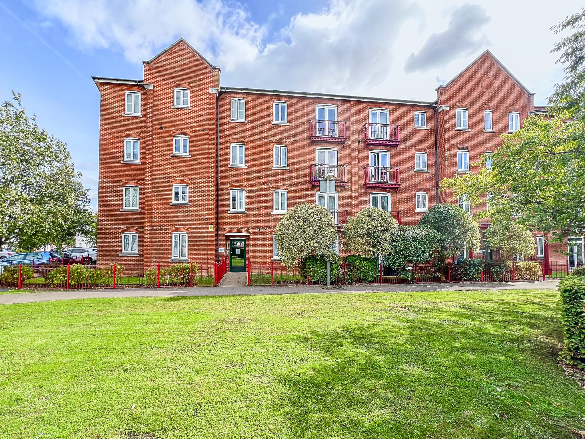 Flat 29, Barnshaw House, Aylesbury, Coxhill Way, HP21 8FH