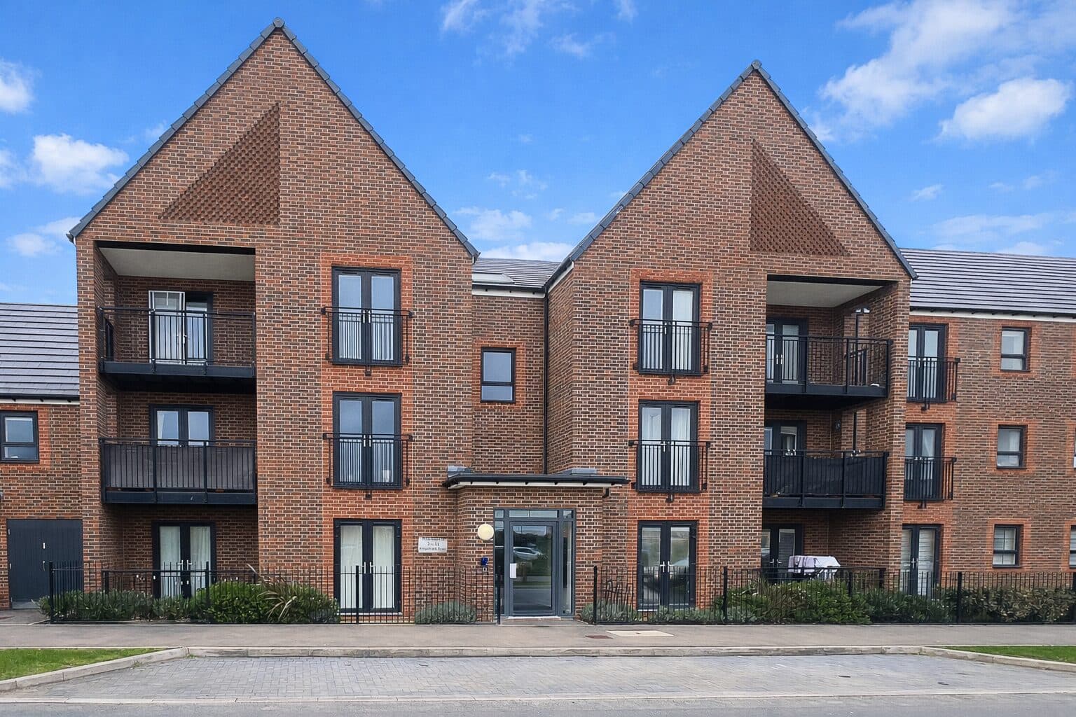 Kingsbrook Basin, Broughton, Aylesbury, Aylesbury, HP22 7EP