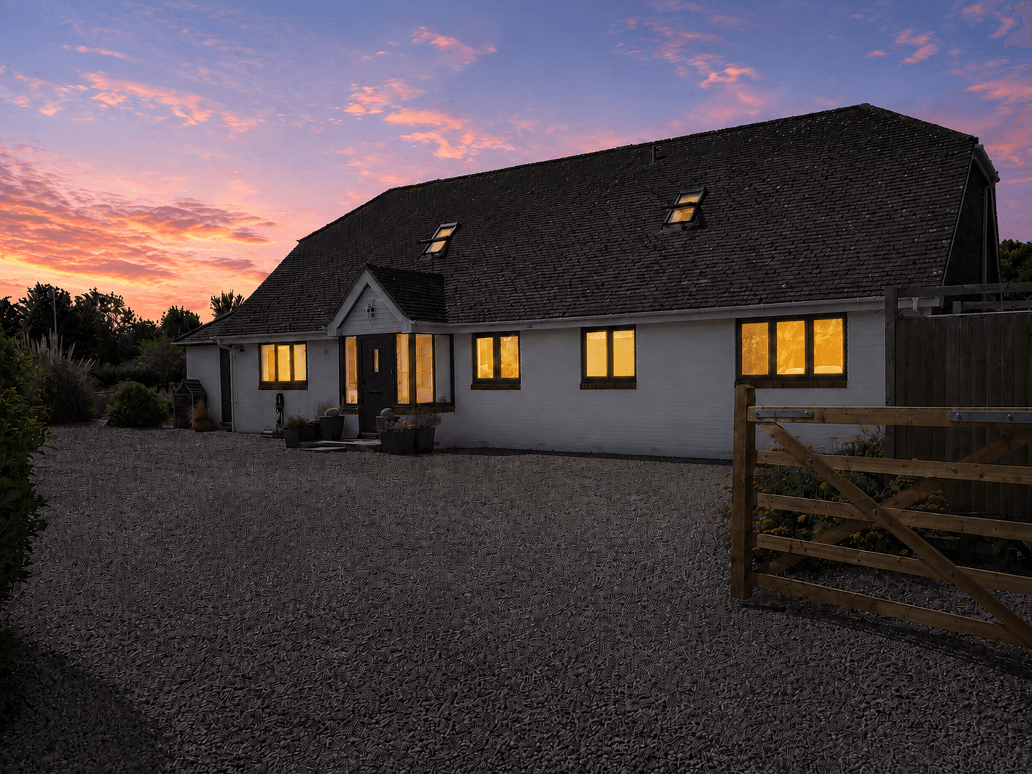 Little Homestead Brook End, Weston Turville, Aylesbury, HP22 5RQ