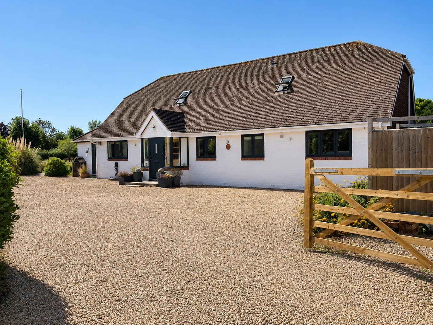 Little Homestead Brook End, Weston Turville, Aylesbury, Aylesbury, HP22 5RQ